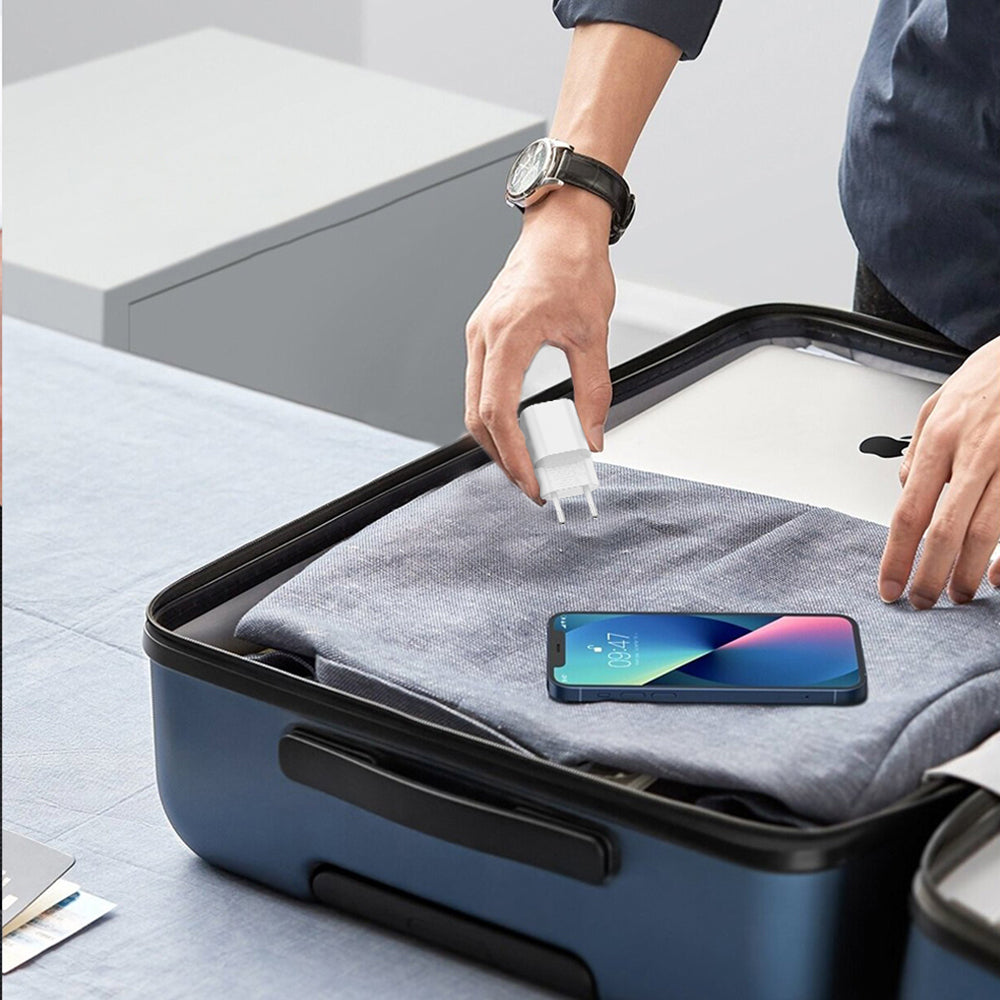 Wiwu Wi-G014 Cube Serisi GaN Tech PD Hızlı Şarj Özellikli Mini Şarj Başlığı 20W