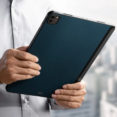 Apple iPad Pro 11 2021 (3.Nesil) Kılıf Aramid Fiber Pitaka Ultra-Slim Classic Serisi Tablet Kapak Siyah-Kırmızı