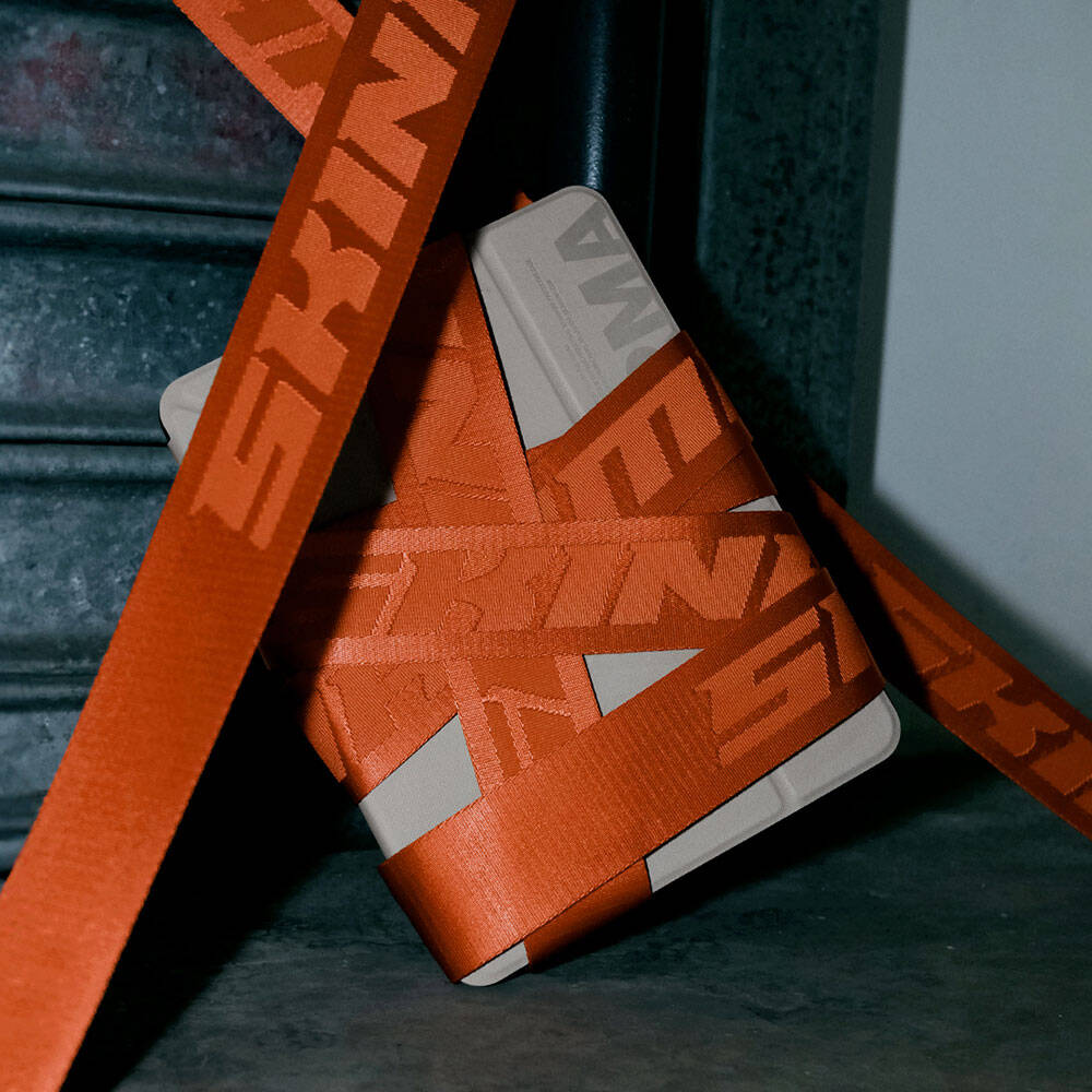 iPad Pro 11 2024 Kılıf SkinArma Kabartma Baskı Tasarımlı 360 Tam Koruma Arkası Şeffaf Standlı Gamma Kılıf