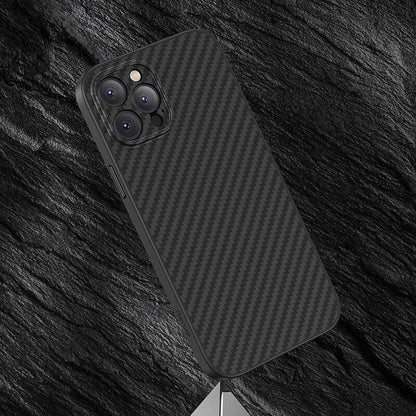 iPhone 12 Pro Max Kılıf Karbon Fiber Benks Hybrid Kevlar Kılıf