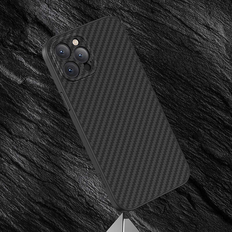Apple iPhone 12 Pro Max Kılıf Karbon Fiber Benks Hybrid Kevlar Kapak Siyah