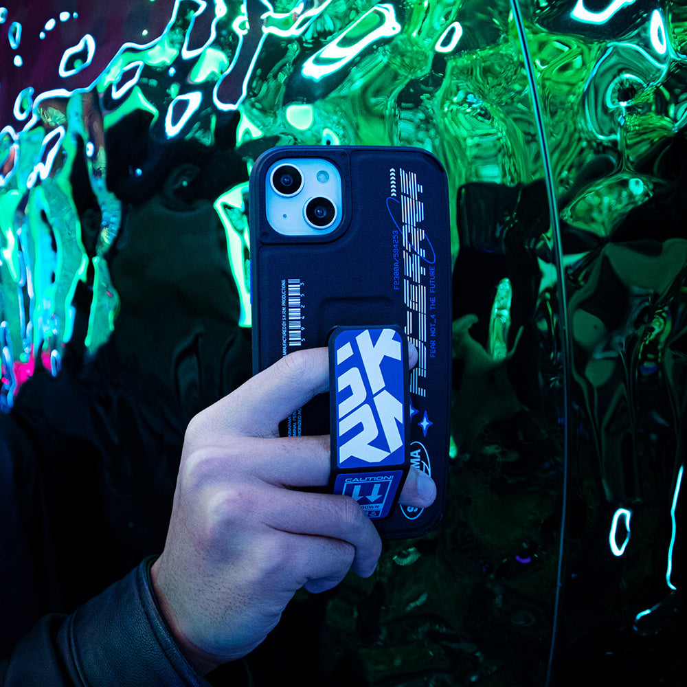 iPhone 13 Kılıf Skinarma Standlı Deri Görünümlü Akarui Kılıf