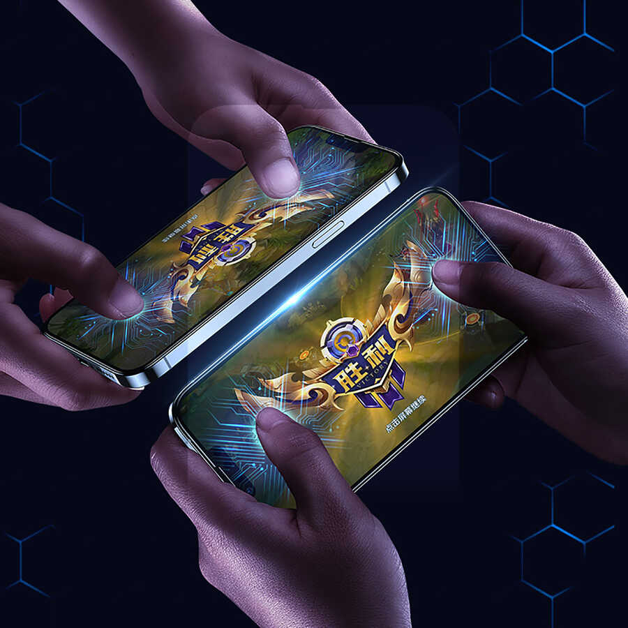 Apple iPhone 13 Pro Benks Mat Ekran Koruyucu Parmak İzi Bırakmayan Oyunculara Özel Ekran Filmi Siyah