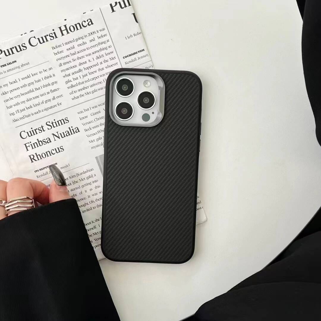 iPhone 14 Kılıf M-safe Şarj Özellikli Karbon Fiber Görünümlü Zore Troy Kılıf
