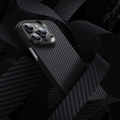 iPhone 14 Kılıf M-safe Özellikli Karbon Fiber Benks 600D Essential Kevlar Kılıf