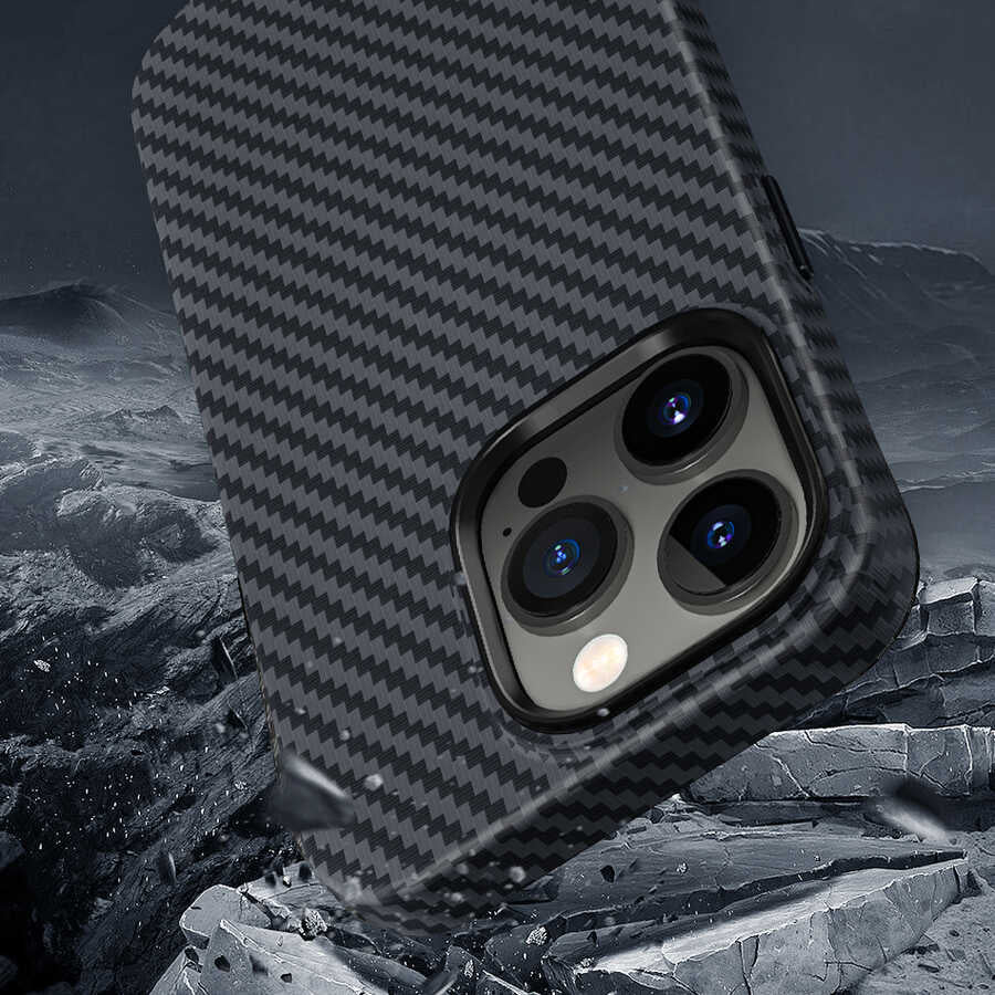 Apple iPhone 14 Plus Kılıf Wiwu Karbon Fiber Görünümlü Magsafe Wireless Şarj Özellikli Kabon Kapak Siyah