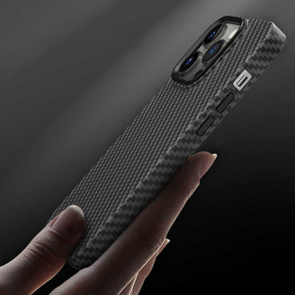 iPhone 14 Plus Kılıf Wiwu Karbon Fiber Görünümlü M-safe Wireless Şarj Özellikli Kabon Kılıf