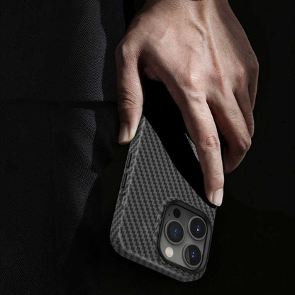 iPhone 14 Pro Kılıf Wiwu Karbon Fiber Görünümlü M-safe Wireless Şarj Özellikli Kabon Kılıf