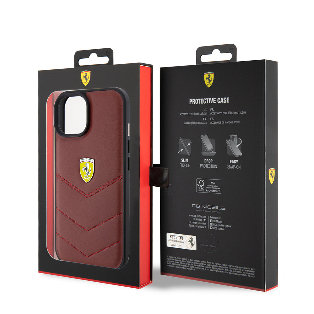 iPhone 15 Kılıf Ferrari Orjinal Lisanslı Deri Dikişli Arka Yüzey Metal Logo Tasarımlı Kılıf