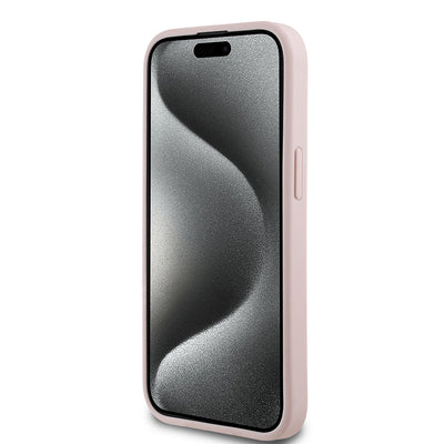 Apple iPhone 15 Kılıf Guess Orjinal Lisanslı Gül Baskılı Büyük Metal Logo Dizaynlı Kapak Pembe