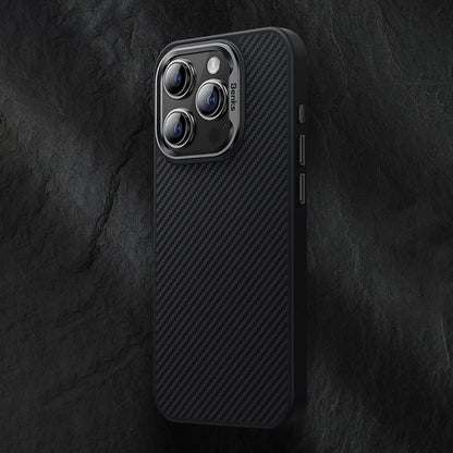 iPhone 15 Kılıf Karbon Fiber M-safe Şarj Özellikli Benks Hybrid ArmorPro 600D Kevlar Kılıf