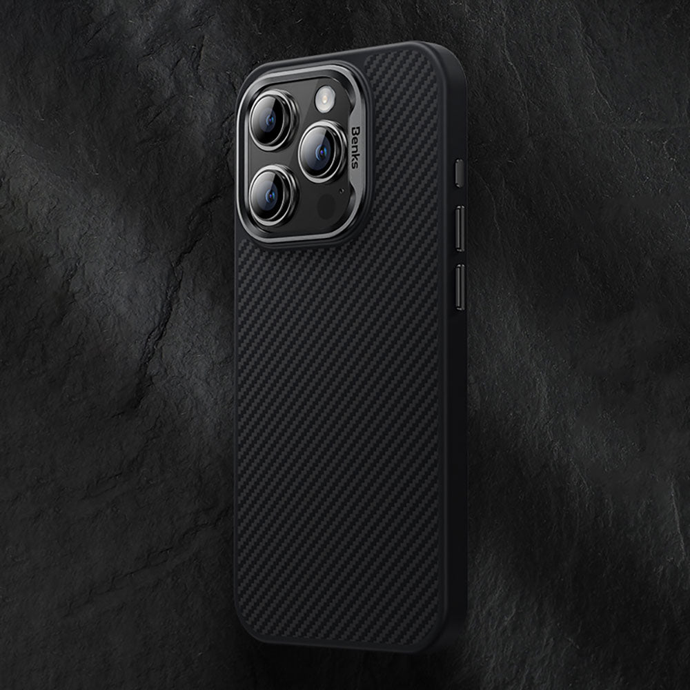 Apple iPhone 15 Kılıf Karbon Fiber Magsafe Şarj Özellikli Benks Hybrid ArmorPro 600D Kevlar Kapak Siyah