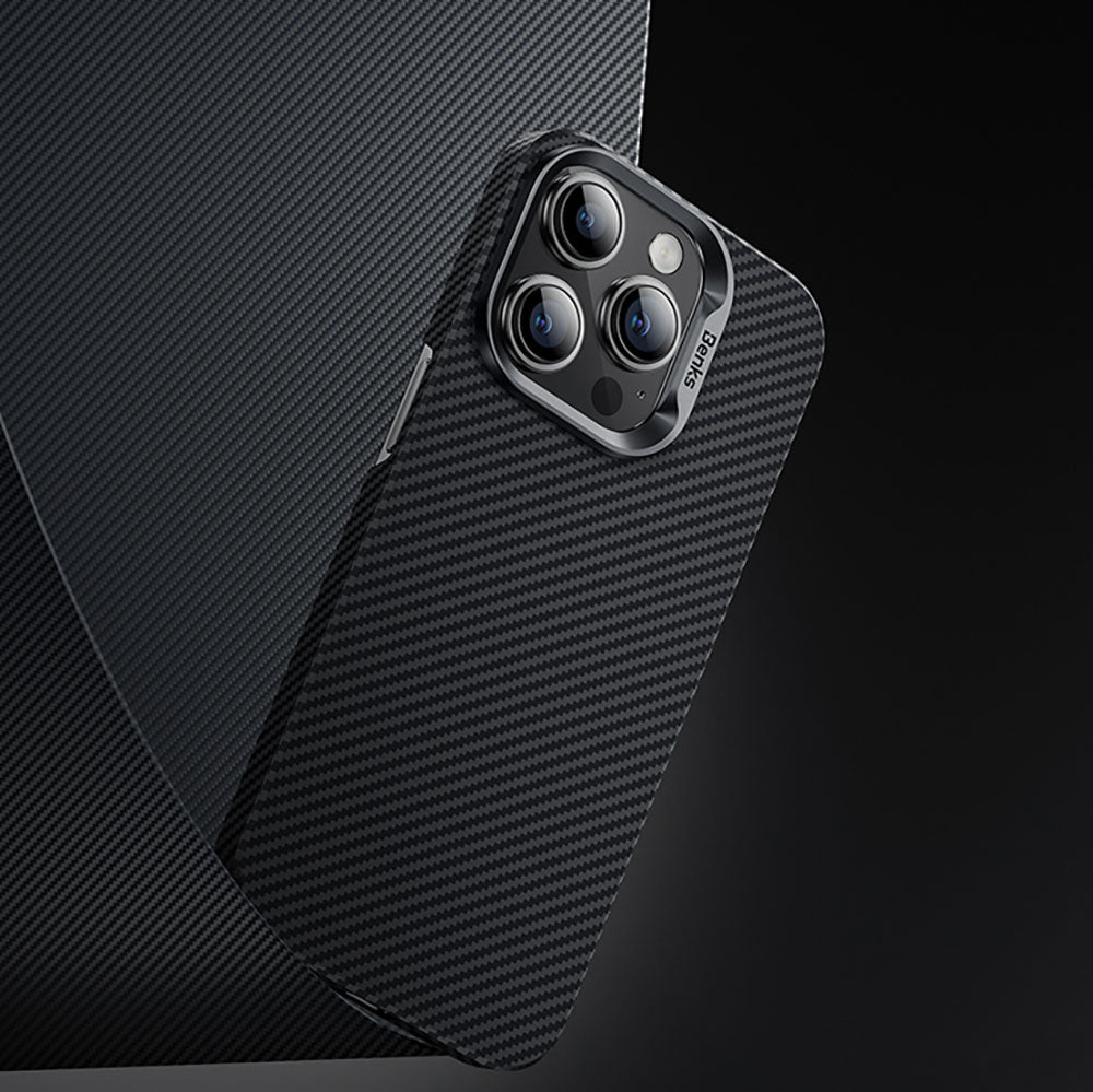 iPhone 15 Plus Kılıf M-safe Özellikli Karbon Fiber Benks Essential ArmorAir 600D Kevlar Kılıf