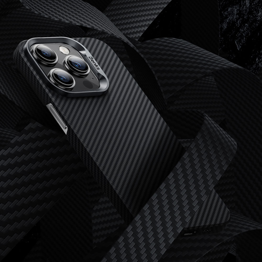 iPhone 15 Plus Kılıf M-safe Özellikli Karbon Fiber Benks Essential ArmorAir 600D Kevlar Kılıf