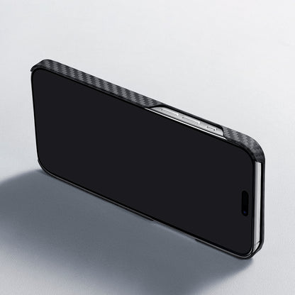 iPhone 15 Plus Kılıf M-safe Şarj Özellikli 1500D Aramid Fiber Pitaka Ultra-Slim Classic Serisi Black-Grey Twill Kılıf