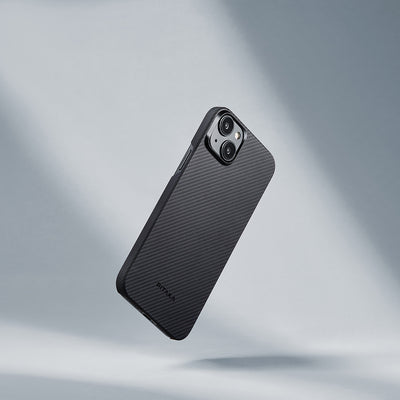 Apple iPhone 15 Plus Kılıf Magsafe Şarj Özellikli 600D Aramid Fiber Pitaka Ultra-Slim Classic Serisi Black-Grey Twill Kapak Siyah-Gri