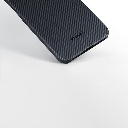 iPhone 15 Plus Kılıf M-safe Şarj Özellikli 600D Aramid Fiber Pitaka Ultra-Slim Classic Serisi Black-Grey Twill Kılıf