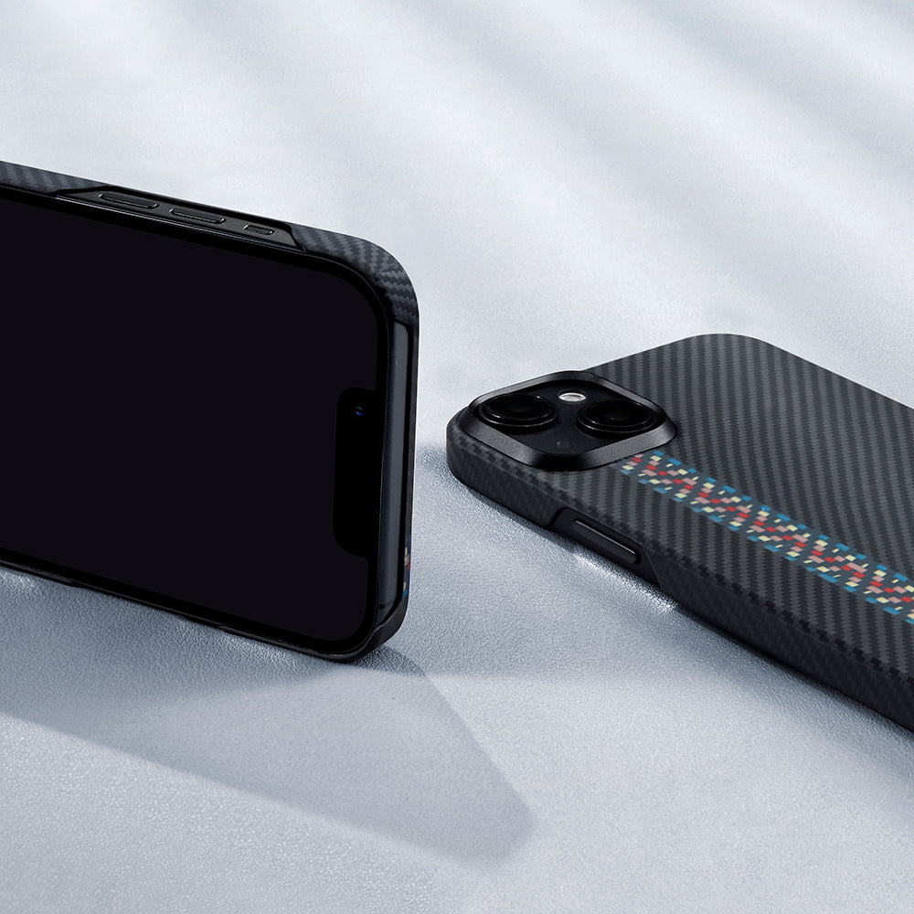 Apple iPhone 15 Plus Kılıf Magsafe Şarj Özellikli 600D Aramid Fiber Pitaka Tactile Woven Orchestra Serisi Rhapsody Kapak Siyah