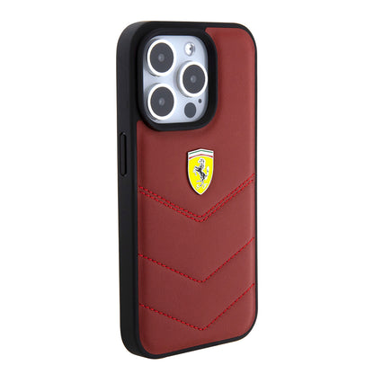 iPhone 15 Pro Kılıf Ferrari Orjinal Lisanslı Deri Dikişli Arka Yüzey Metal Logo Tasarımlı Kılıf