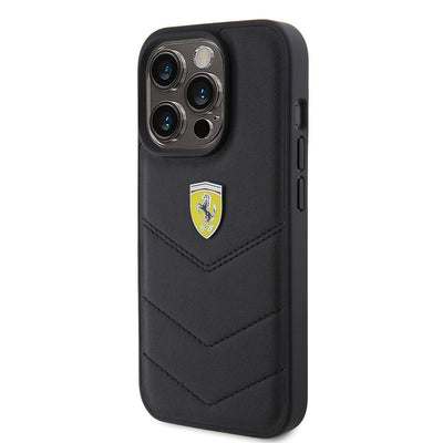 Apple iPhone 15 Pro Kılıf Ferrari Orjinal Lisanslı Deri Dikişli Arka Yüzey Metal Logo Tasarımlı Kapak Siyah