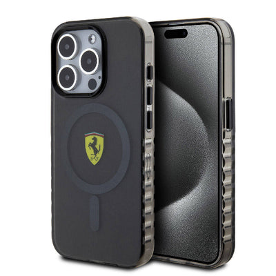 Apple iPhone 15 Pro Kılıf Ferrari Orjinal Lisanslı Magsafe Şarj Özellikli Tırtıklı Kenar Tasarımlı Ortalanmış Logo Kapak Renksiz
