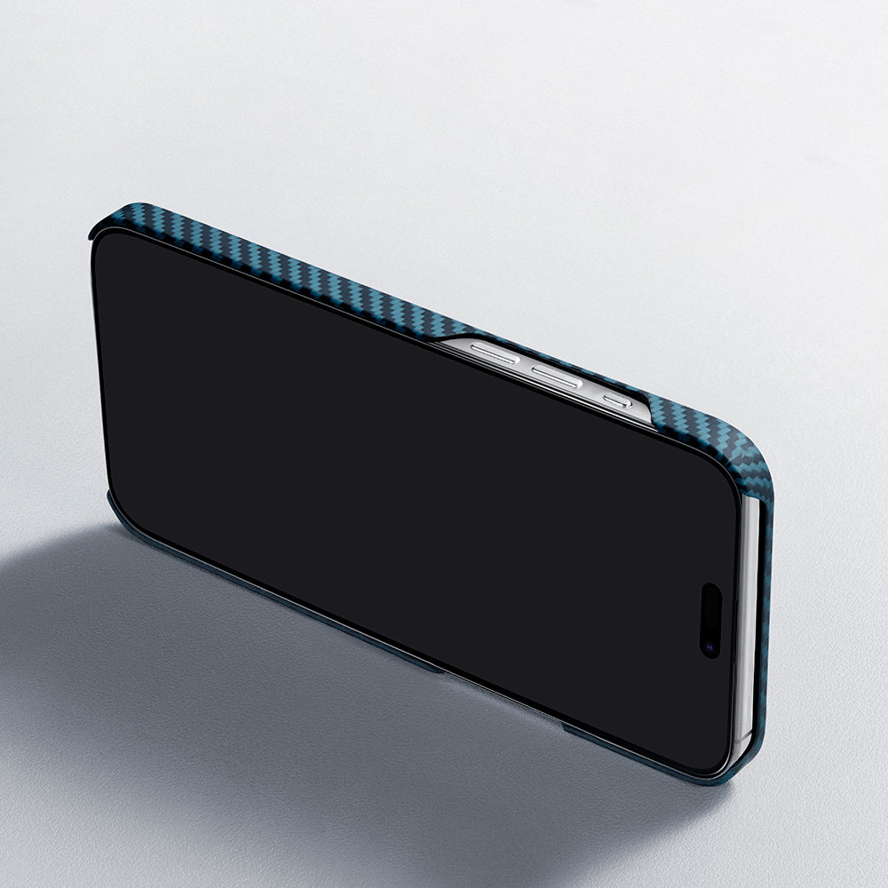 iPhone 15 Pro Kılıf M-safe Şarj Özellikli 1500D Aramid Fiber Pitaka Ultra-Slim Classic Serisi Black-Blue Twill Kılıf