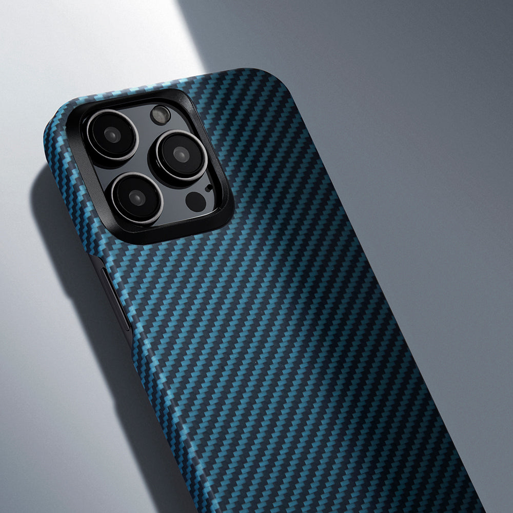 iPhone 15 Pro Kılıf M-safe Şarj Özellikli 1500D Aramid Fiber Pitaka Ultra-Slim Classic Serisi Black-Blue Twill Kılıf