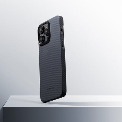 Apple iPhone 15 Pro Kılıf Magsafe Şarj Özellikli 600D Aramid Fiber Pitaka Ultra-Slim Classic Serisi Black-Grey Twill Kapak Siyah-Gri