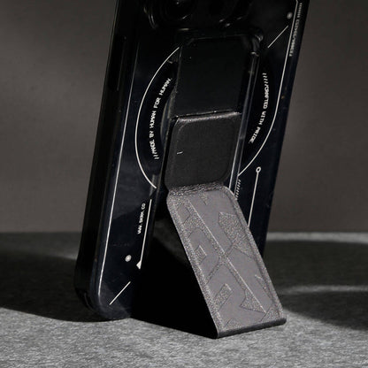 iPhone 15 Pro Kılıf M-safe Şarj Özellikli Teknoloji Desenli Standlı Skinarma Helio Kılıf