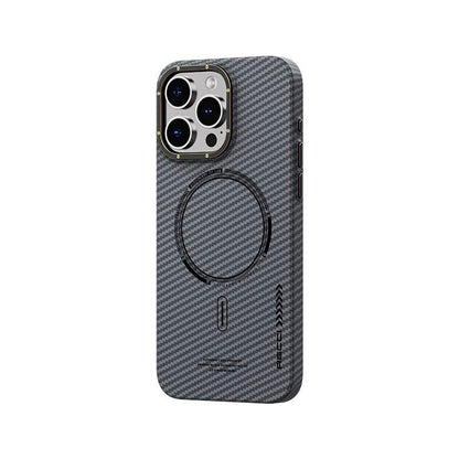 iPhone 15 Pro Kılıf Recci Machinist Serisi M-safe Şarj Özellikli Magnetik Karbon Kılıf