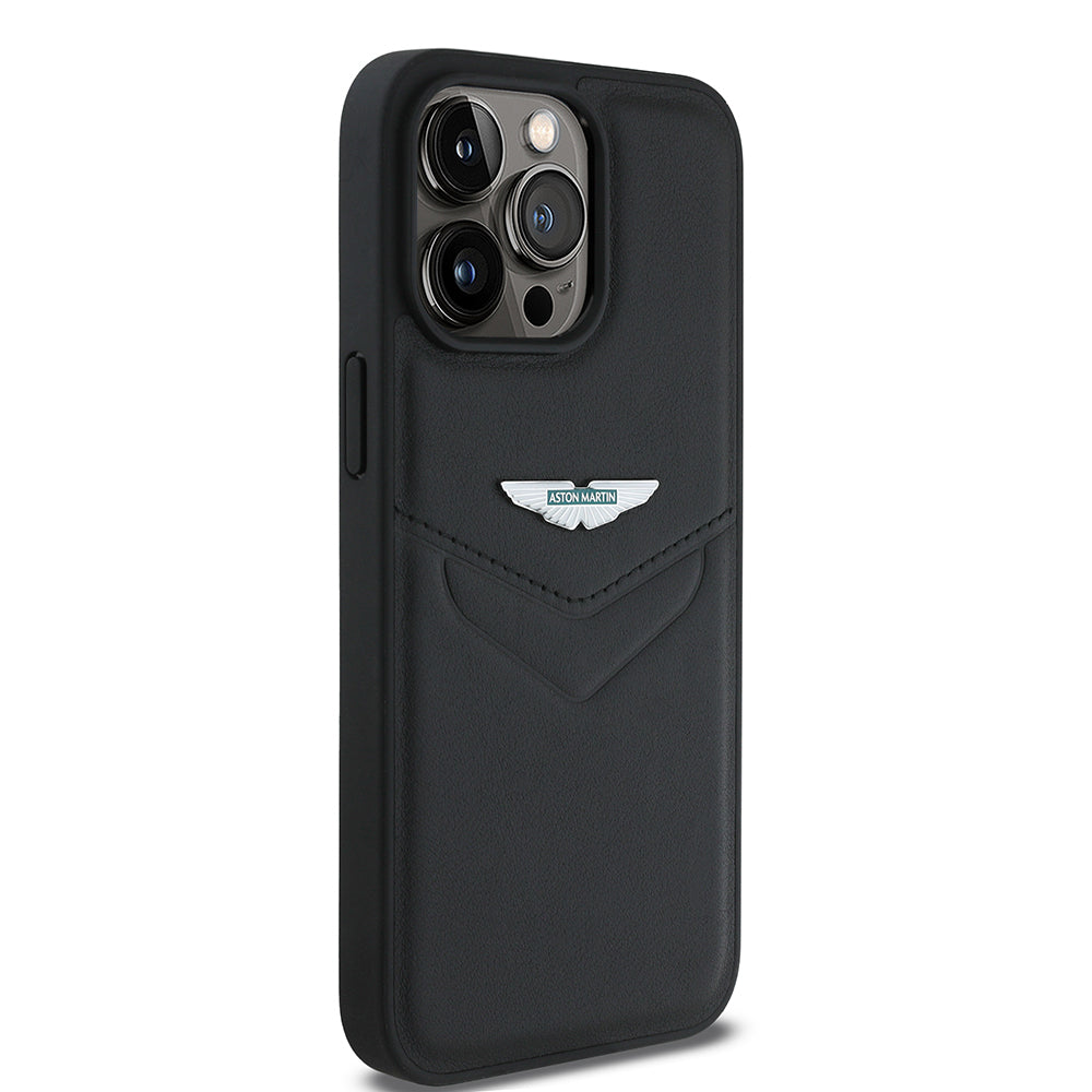 Apple iPhone 15 Pro Max Kılıf Aston Martin Orjinal Lisanslı Victory Dizayn PU Deri Metal Logolu Kapak Siyah