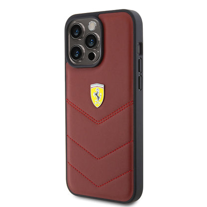 iPhone 15 Pro Max Kılıf Ferrari Orjinal Lisanslı Deri Dikişli Arka Yüzey Metal Logo Tasarımlı Kılıf