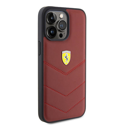 iPhone 15 Pro Max Kılıf Ferrari Orjinal Lisanslı Deri Dikişli Arka Yüzey Metal Logo Tasarımlı Kılıf