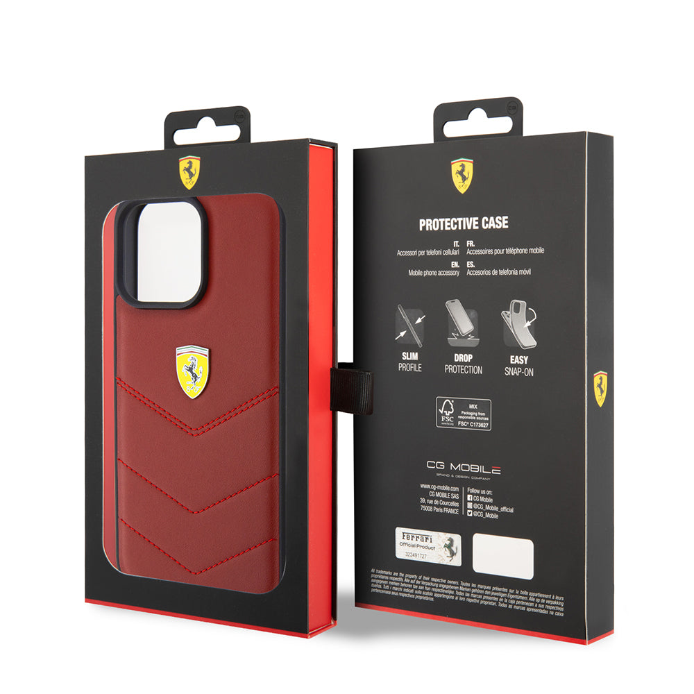 iPhone 15 Pro Max Kılıf Ferrari Orjinal Lisanslı Deri Dikişli Arka Yüzey Metal Logo Tasarımlı Kılıf