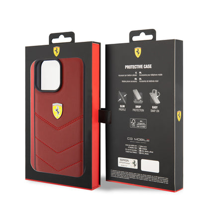 iPhone 15 Pro Max Kılıf Ferrari Orjinal Lisanslı Deri Dikişli Arka Yüzey Metal Logo Tasarımlı Kılıf