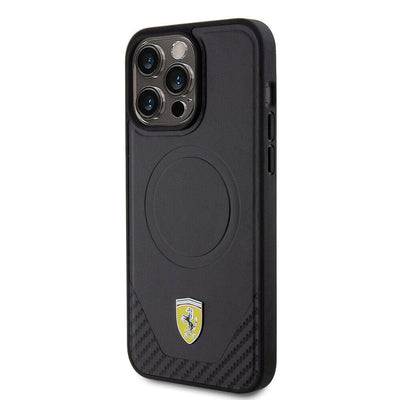 Apple iPhone 15 Pro Max Kılıf Ferrari Orjinal Lisanslı Magsafe Şarj Özellikli Metal Logolu PU Karbon Kapak Siyah