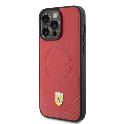 Apple iPhone 15 Pro Max Kılıf Ferrari Orjinal Lisanslı Magsafe Şarj Özellikli Metal Logolu PU Karbon Kapak Siyah