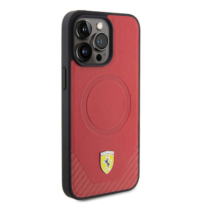 Apple iPhone 15 Pro Max Kılıf Ferrari Orjinal Lisanslı Magsafe Şarj Özellikli Metal Logolu PU Karbon Kapak Siyah