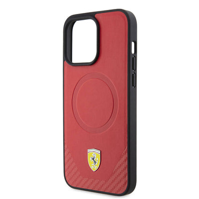 Apple iPhone 15 Pro Max Kılıf Ferrari Orjinal Lisanslı Magsafe Şarj Özellikli Metal Logolu PU Karbon Kapak Siyah
