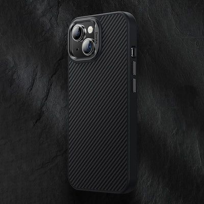 Apple iPhone 15 Pro Max Kılıf Karbon Fiber Magsafe Şarj Özellikli Benks Hybrid ArmorPro 600D Kevlar Kapak Siyah