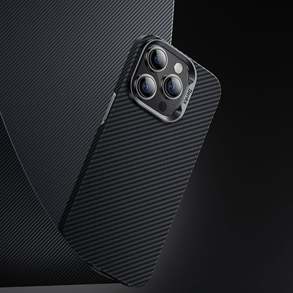 iPhone 15 Pro Max Kılıf M-safe Özellikli Karbon Fiber Benks Essential ArmorAir 600D Kevlar Kılıf