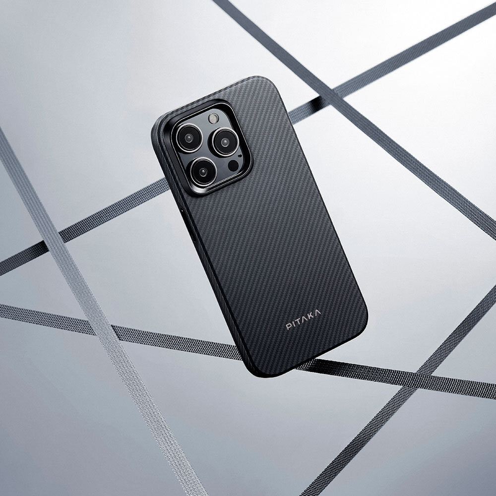 iPhone 15 Pro Max Kılıf M-safe Şarj Özellikli 600D Aramid Fiber Pitaka Military-Grade Classic Serisi Black-Grey Twill Kılıf