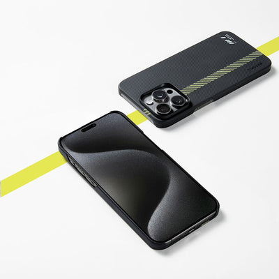 Apple iPhone 15 Pro Max Kılıf Magsafe Şarj Özellikli Aramid Fiber Pitaka Tactile Woven Break The Line Kapak Siyah
