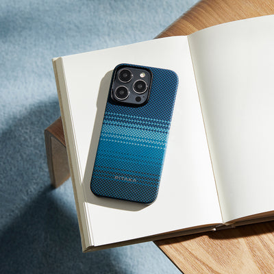 Apple iPhone 15 Pro Max Kılıf Magsafe Şarj Özellikli Aramid Fiber Pitaka Tactile Woven Sunset-Moonrise Serisi Moonrise Kapak Mavi