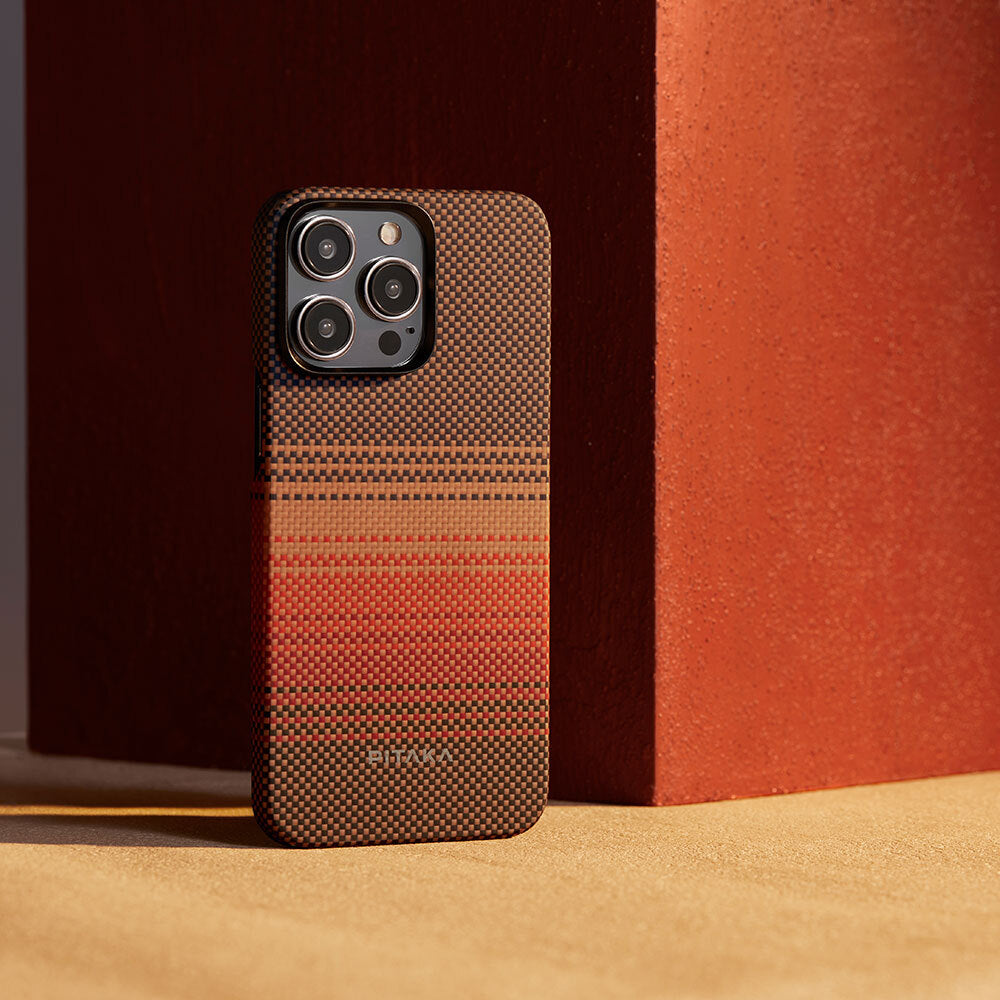 iPhone 15 Pro Max Kılıf M-safe Şarj Özellikli Aramid Fiber Pitaka Tactile Woven Sunset-Moonrise Serisi Sunset Kılıf