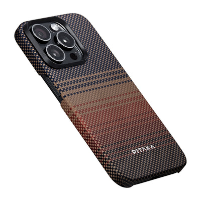 Apple iPhone 15 Pro Max Kılıf Magsafe Şarj Özellikli Aramid Fiber Pitaka Tactile Woven Sunset-Moonrise Serisi Sunset Kapak Kahverengi
