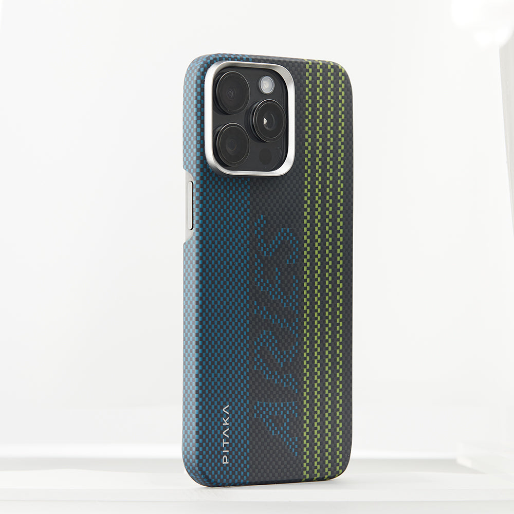 Apple iPhone 15 Pro Max Kılıf  Magsafe Şarj Özellikli Lumintex Teknolojili Fosforlu Aramid Fiber Pitaka Tactile Woven Aries Serisi Kapak Siyah-Mavi