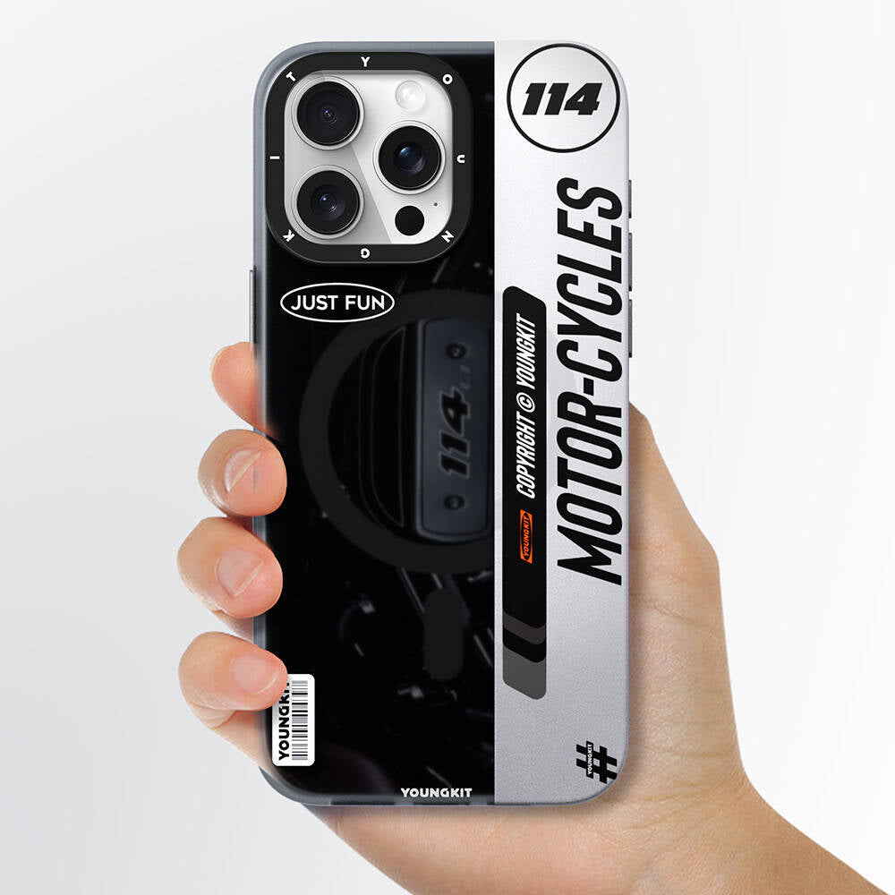 Apple iPhone 15 Pro Max Kılıf Magsafe Şarj Özellikli Youngkit Motorcycle Legend Serisi Kapak Siyah