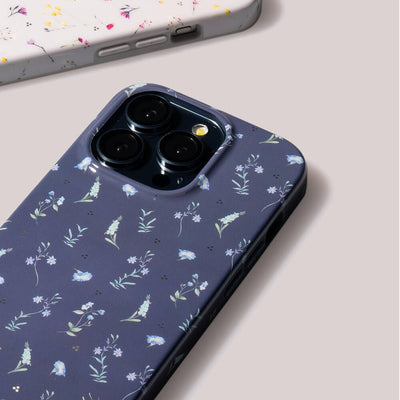 Apple iPhone 15 Pro Max Kılıf Mini Çayır Çiçekleri Desenli Coehl Prairie Kapak Lacivert