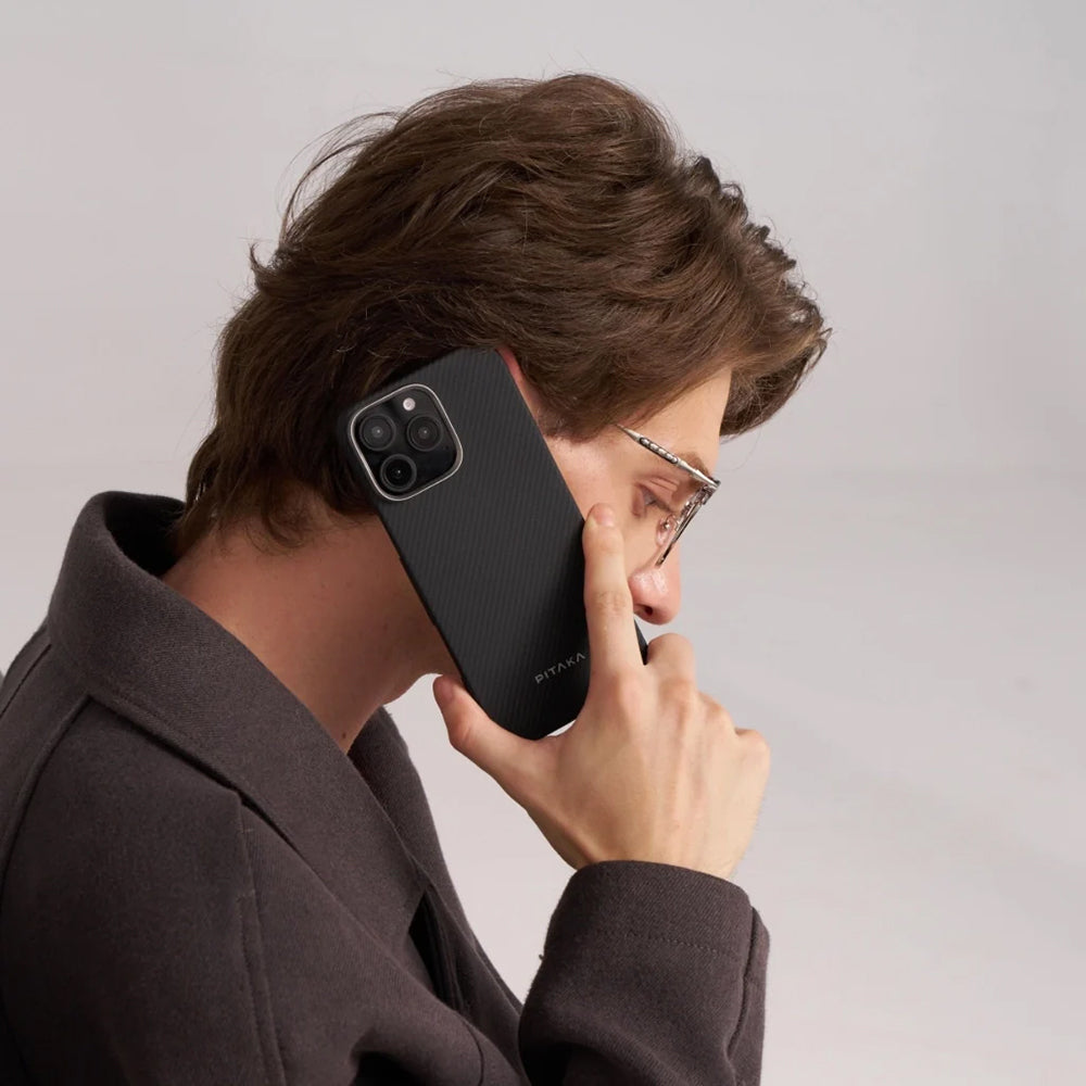 iPhone 16 Plus Kılıf M-safe Şarj Özellikli 600D Aramid Fiber Pitaka Ultra-Slim Classic Serisi Black-Grey Twill Kılıf